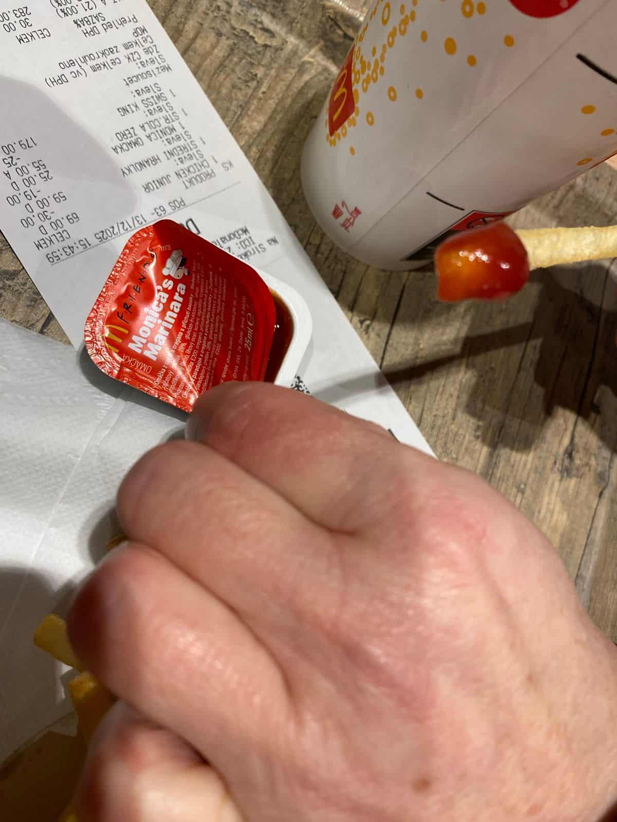 Krátká taktická zastávka v mekáči na doplnění soli.