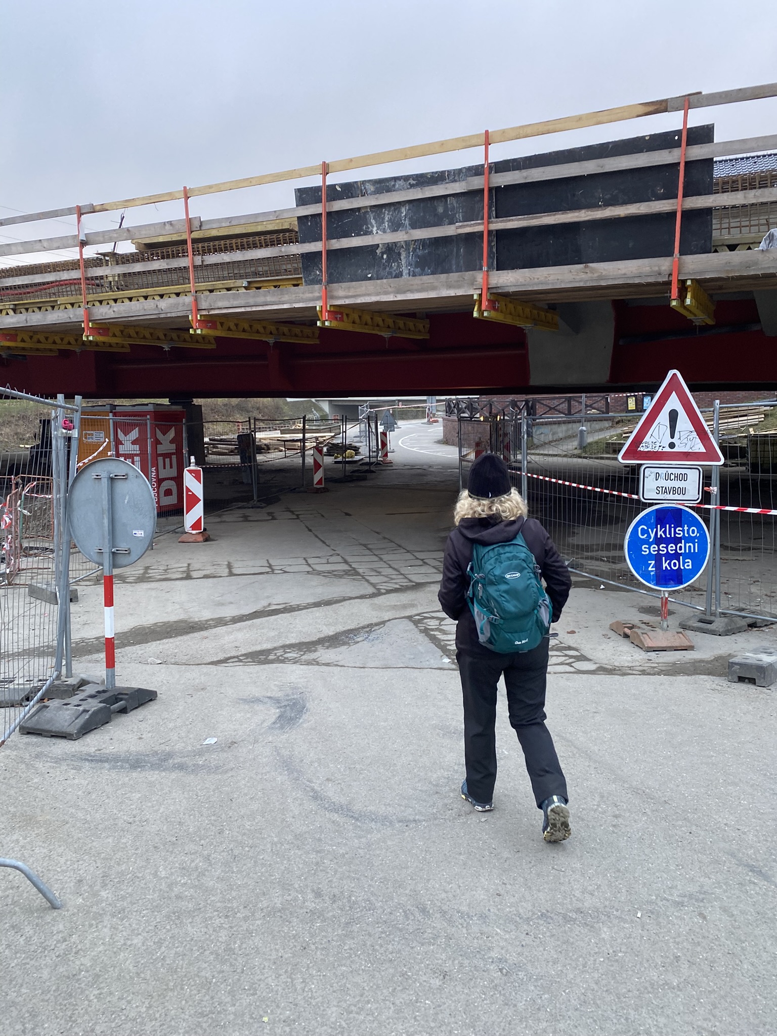 Cesta nás zavedla přímo do centra probíhající stavby ve Valašském Meziříčí.