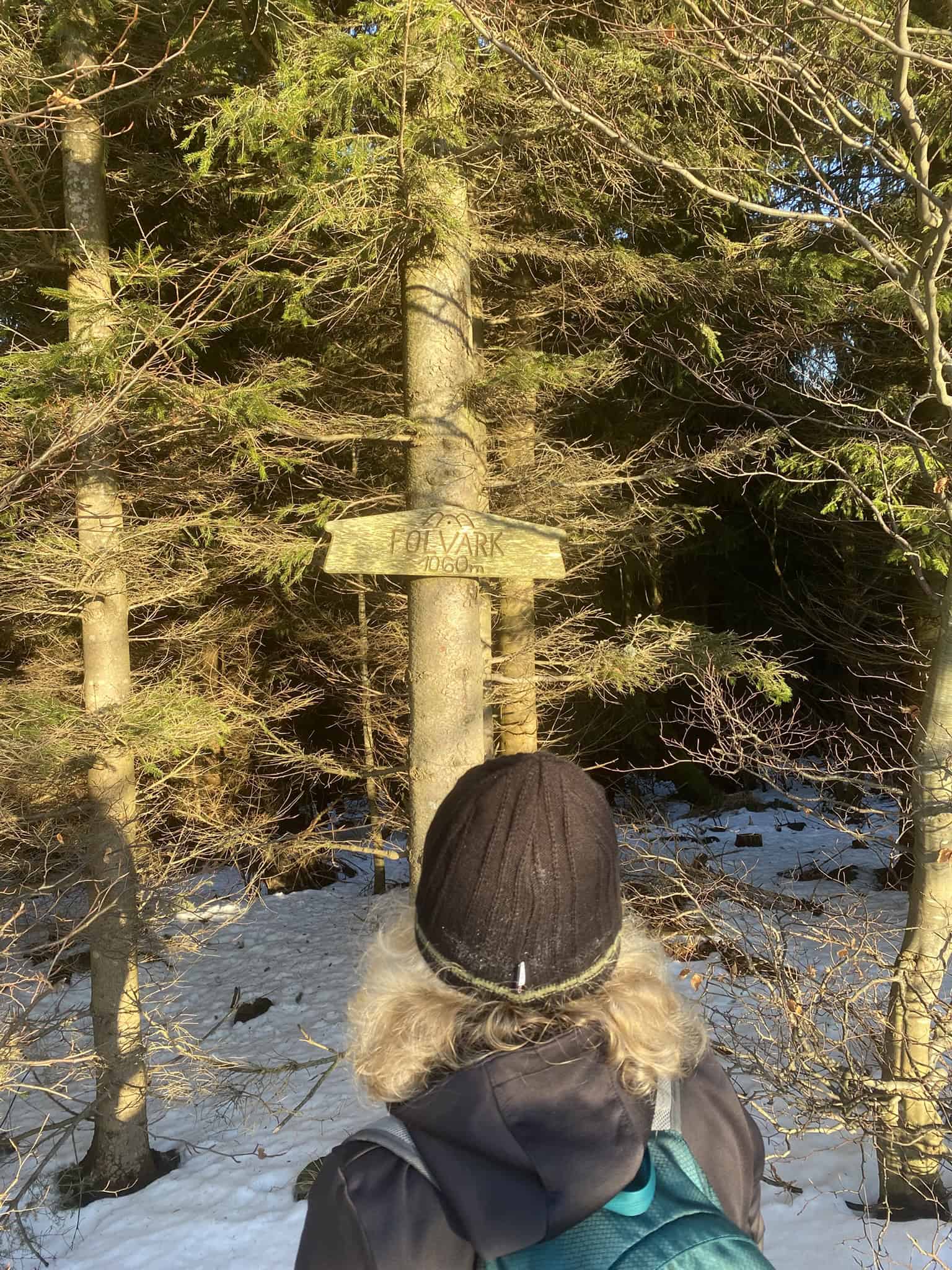 Další orientační bod na trase: Folvark. Jsme už slušně vysoko a vzduch je tady nahoře parádně ostrý.