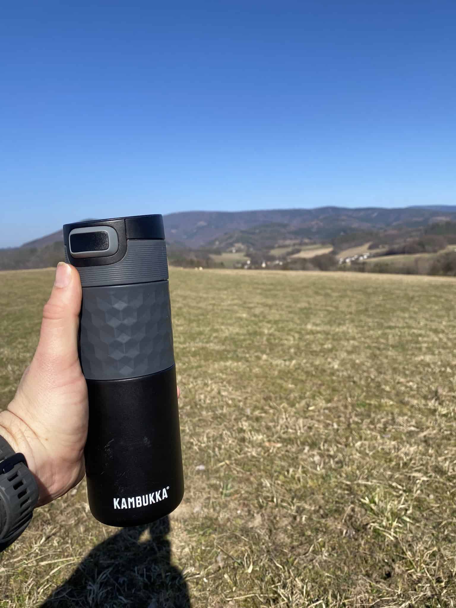 Ledová káva z termosky Kambukka